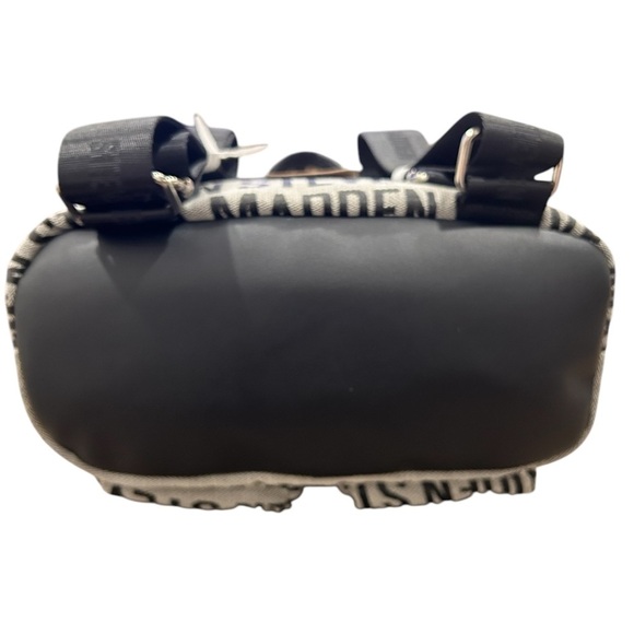 Steve Madden backpack & matching pouch - 2pc Retail $98 - Picture 8 of 9